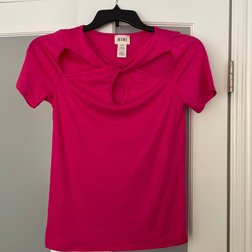 Fuchsia short sleeve top